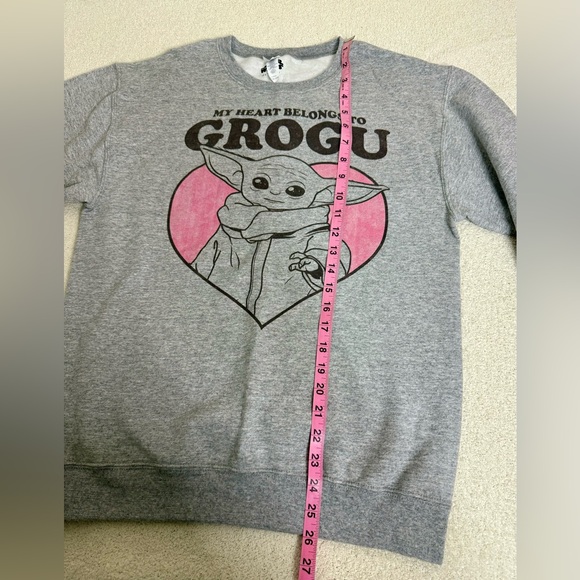 Unisex Star Wars: The Mandalorian Valentine's Day Belong To Grogu Sweatshirt - Picture 4 of 5